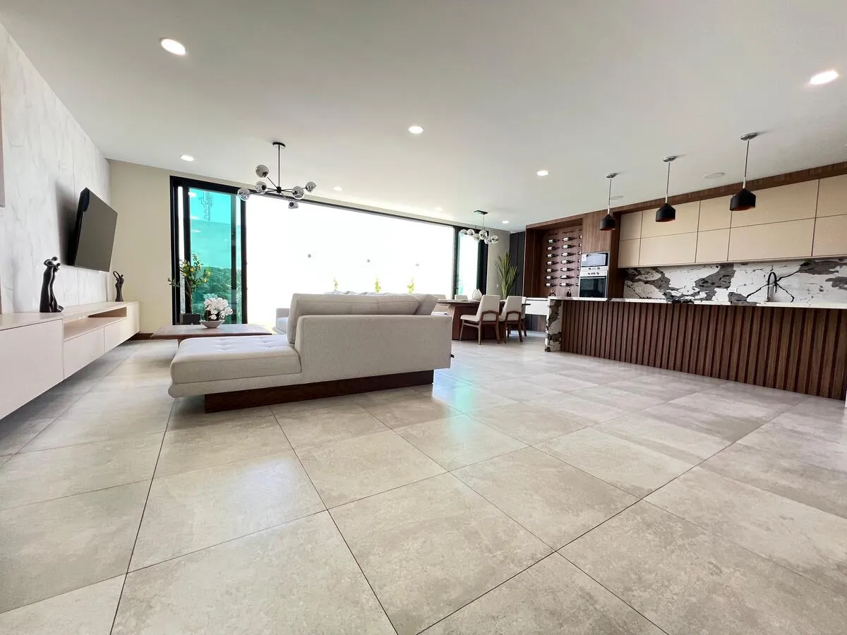 Alma Nova Home For Sale Picture 9