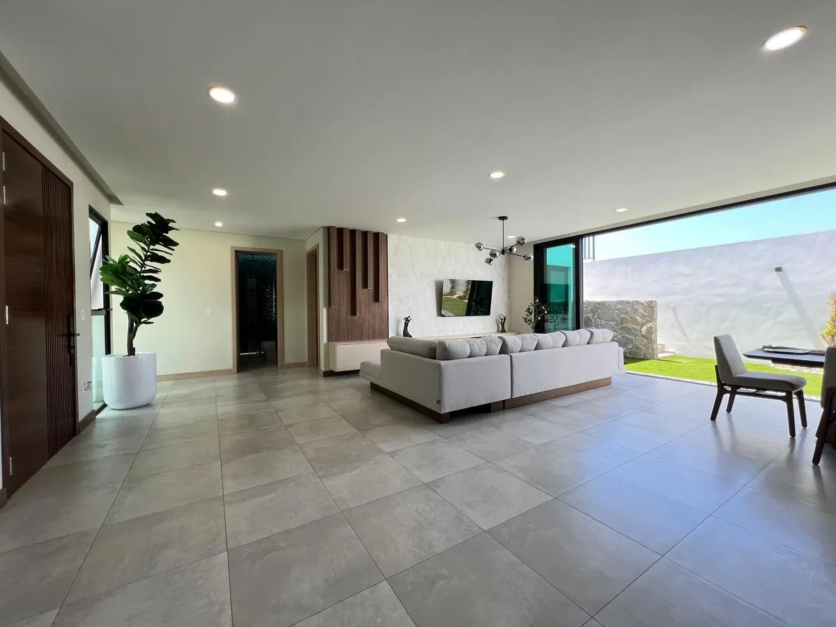 Alma Nova Home For Sale Picture 10