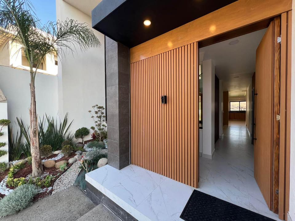 La Paloma Home For Sale Picture 1