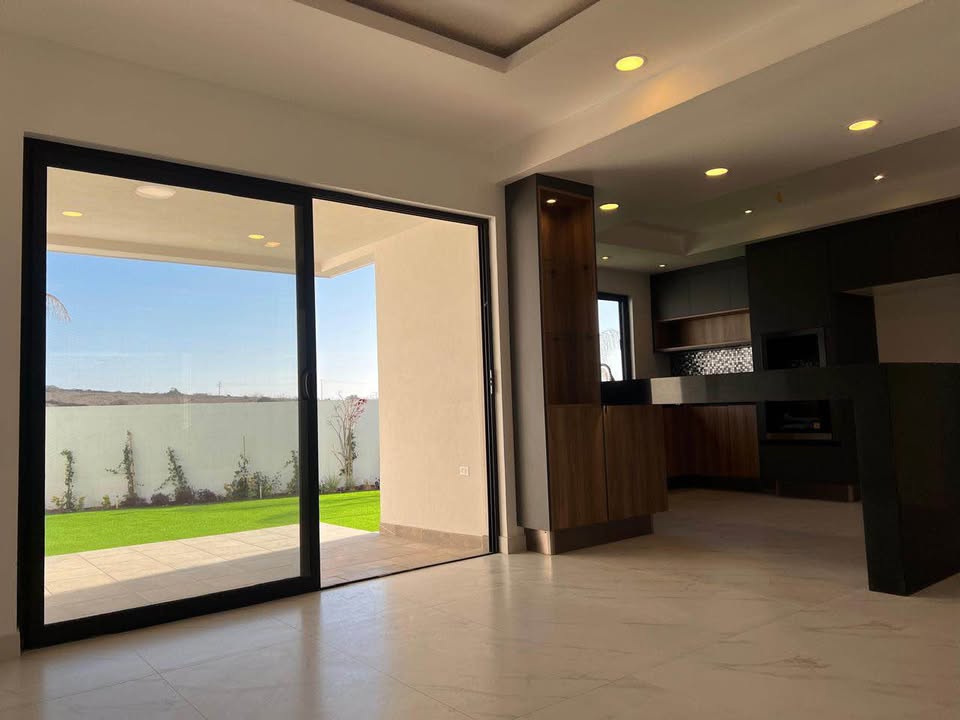 La Paloma Home For Sale Picture 3