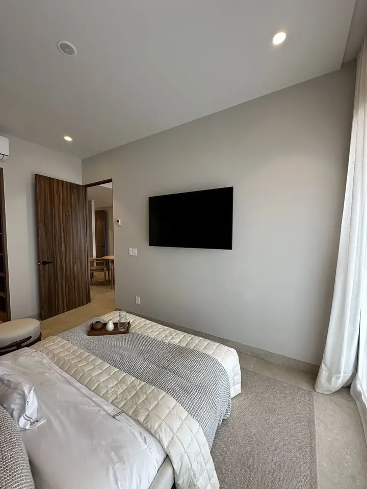 The Wavve Condominium Tower Condominium For Sale Picture 10