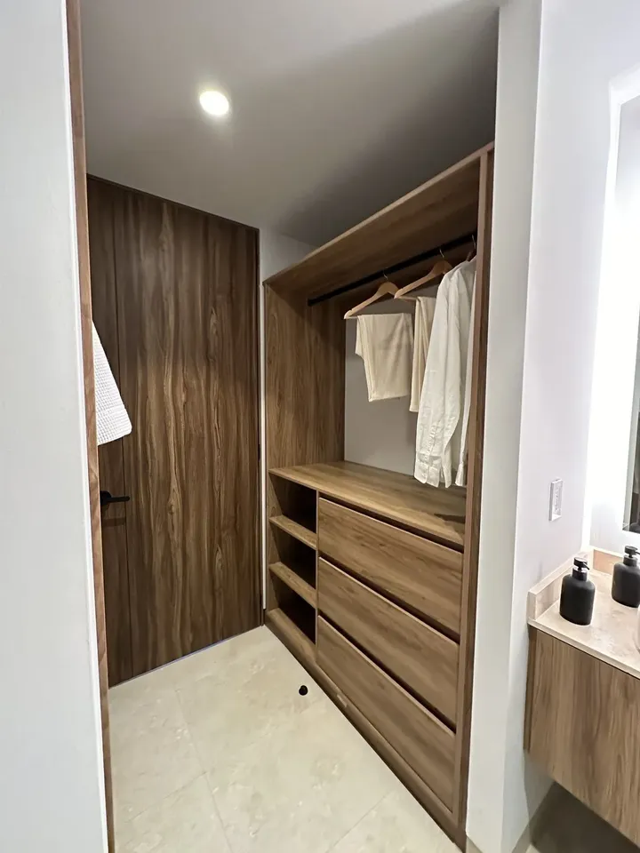 The Wavve Condominium Tower Condominium For Sale Picture 10