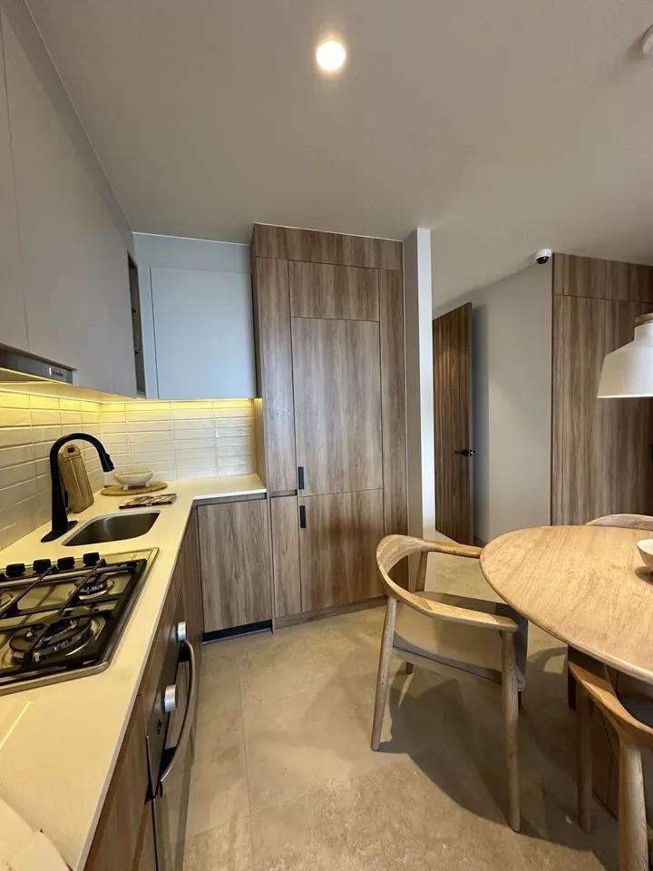 The Wavve Condominium Tower Condominium For Sale Picture 10