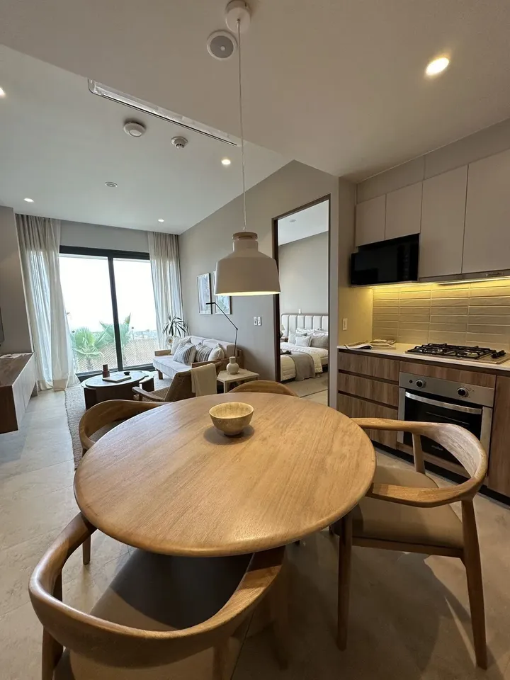 The Wavve Condominium Tower Condominium For Sale Picture 10