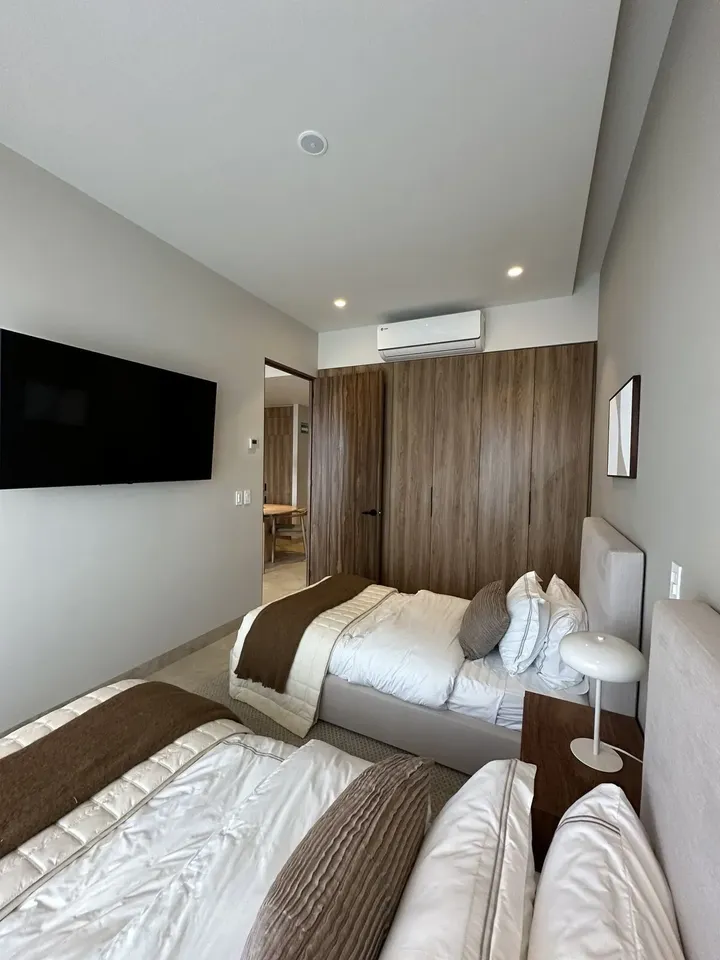 The Wavve Condominium Tower Condominium For Sale Picture 10