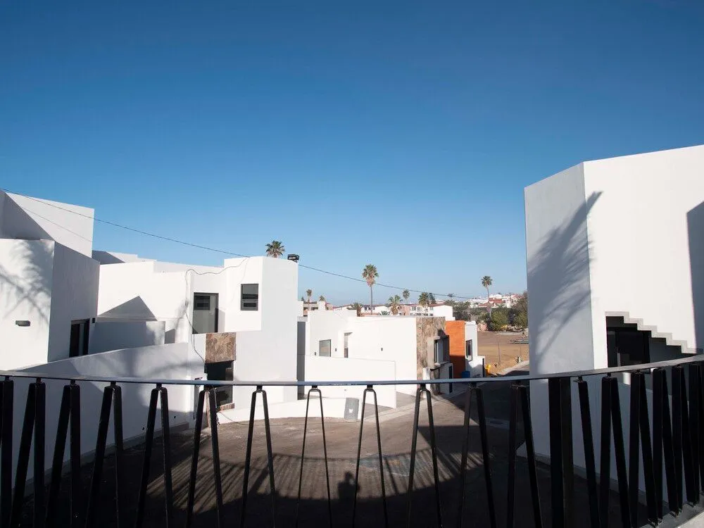 Plaza Del Mar Home For Sale Picture 3